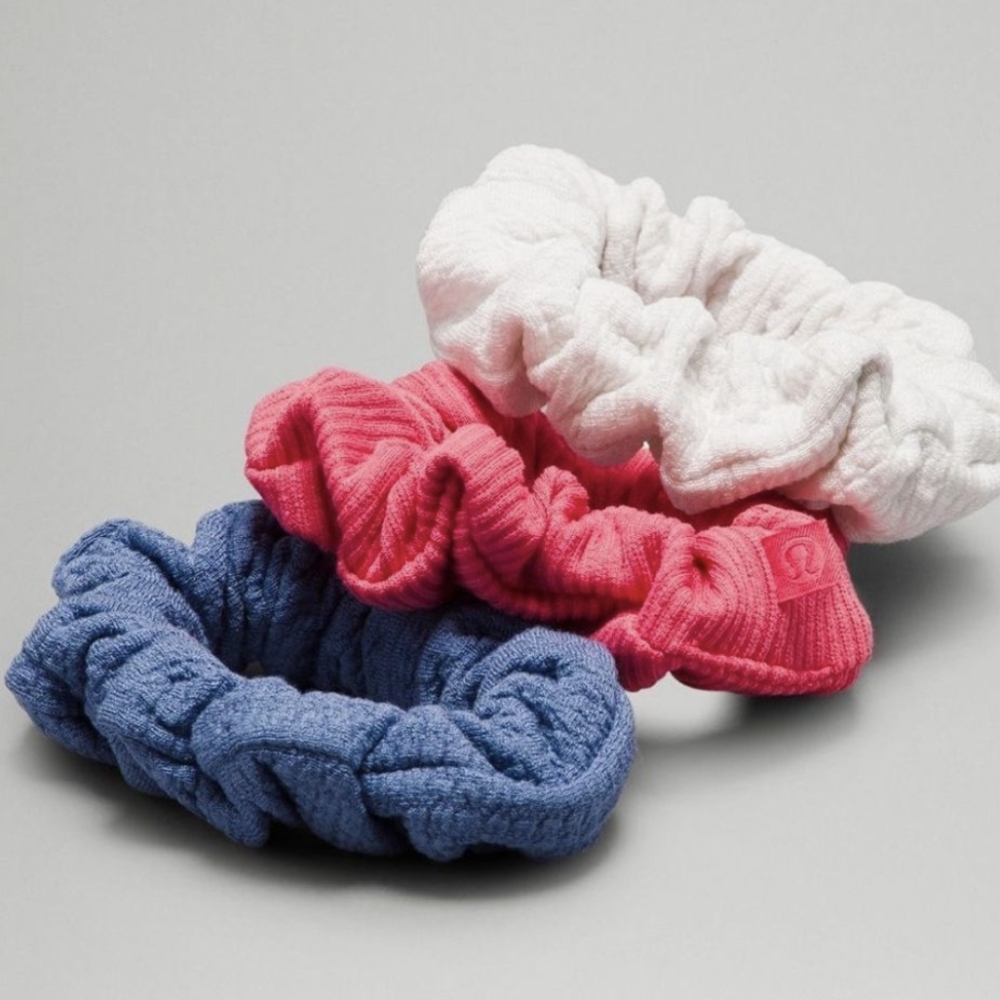 NWT Uplifting Scrunchie 3pk